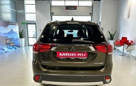 Mitsubishi Outlander III рестайлинг 3, 2018 год, 1 750 000 рублей, 5 фотография