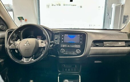 Mitsubishi Outlander III рестайлинг 3, 2018 год, 1 750 000 рублей, 14 фотография