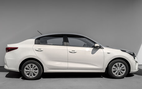 KIA Rio IV, 2021 год, 1 565 000 рублей, 4 фотография