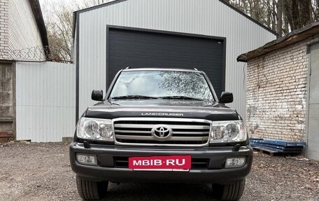Toyota Land Cruiser 100 рестайлинг 2, 2006 год, 3 800 000 рублей, 2 фотография