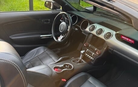 Ford Mustang VI рестайлинг, 2019 год, 2 850 000 рублей, 23 фотография