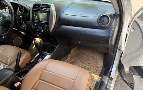Toyota RAV4, 2004 год, 1 215 000 рублей, 14 фотография