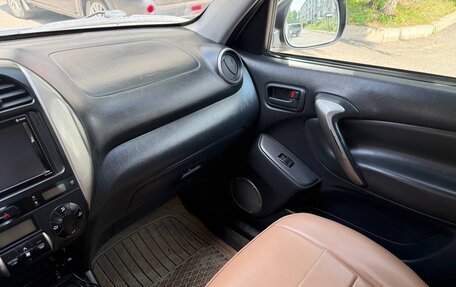 Toyota RAV4, 2004 год, 1 215 000 рублей, 16 фотография