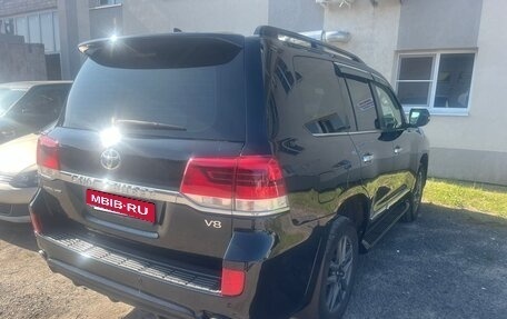 Toyota Land Cruiser 200, 2016 год, 5 800 000 рублей, 3 фотография