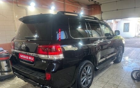 Toyota Land Cruiser 200, 2016 год, 5 800 000 рублей, 6 фотография
