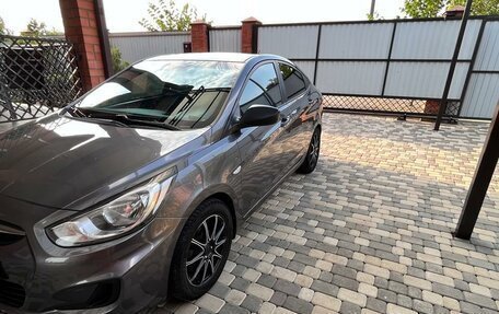 Hyundai Solaris II рестайлинг, 2013 год, 1 070 000 рублей, 8 фотография