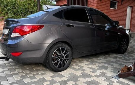 Hyundai Solaris II рестайлинг, 2013 год, 1 070 000 рублей, 18 фотография