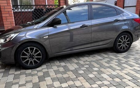 Hyundai Solaris II рестайлинг, 2013 год, 1 070 000 рублей, 20 фотография