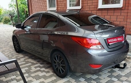 Hyundai Solaris II рестайлинг, 2013 год, 1 070 000 рублей, 25 фотография