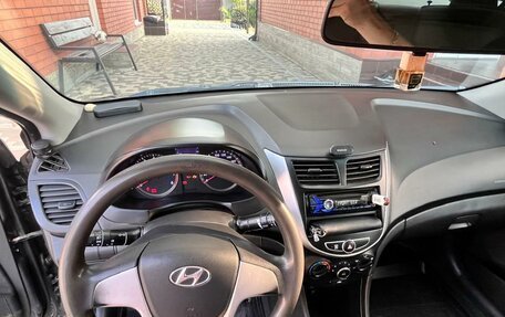 Hyundai Solaris II рестайлинг, 2013 год, 1 070 000 рублей, 38 фотография