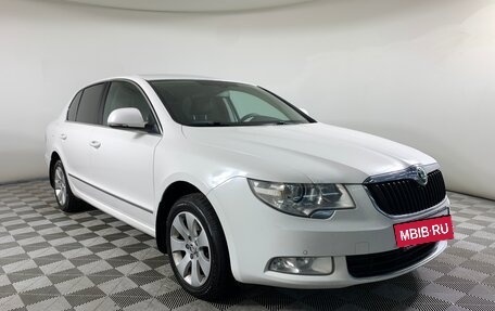 Skoda Superb III рестайлинг, 2012 год, 740 000 рублей, 3 фотография