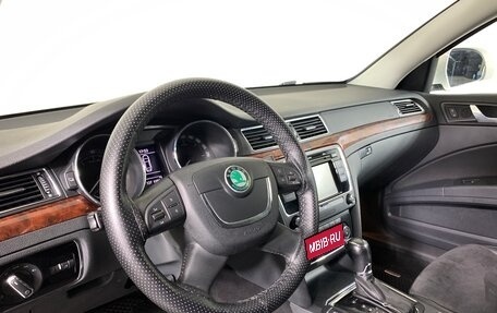 Skoda Superb III рестайлинг, 2012 год, 740 000 рублей, 11 фотография
