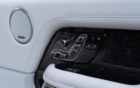 Land Rover Range Rover IV рестайлинг, 2019 год, 13 800 000 рублей, 4 фотография