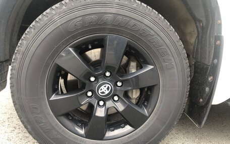 Toyota Land Cruiser Prado 150 рестайлинг 2, 2014 год, 3 479 000 рублей, 26 фотография