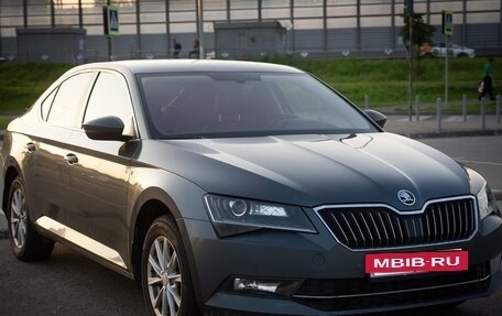 Skoda Superb III рестайлинг, 2018 год, 1 250 000 рублей, 3 фотография