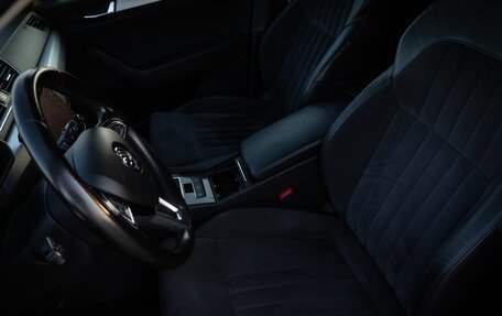 Skoda Superb III рестайлинг, 2018 год, 1 250 000 рублей, 16 фотография
