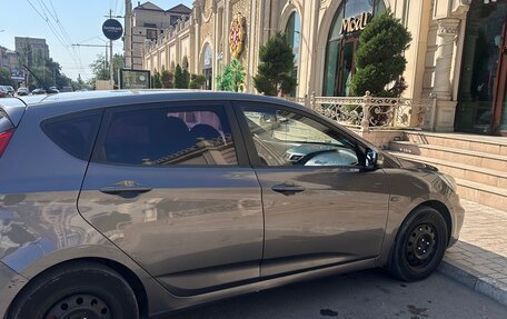 Hyundai Solaris II рестайлинг, 2011 год, 750 000 рублей, 3 фотография