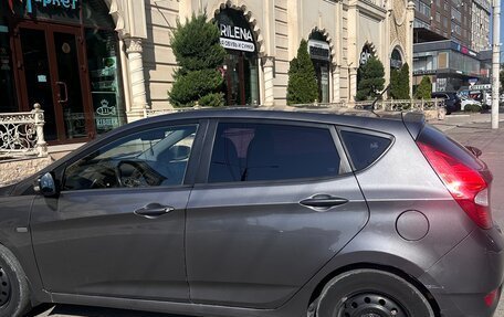 Hyundai Solaris II рестайлинг, 2011 год, 750 000 рублей, 2 фотография