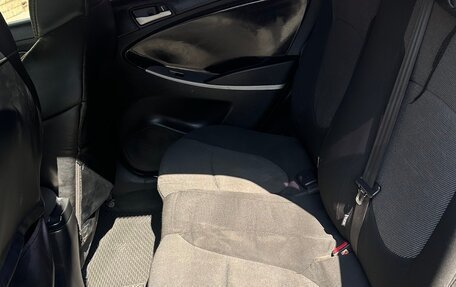 Hyundai Solaris II рестайлинг, 2011 год, 750 000 рублей, 8 фотография