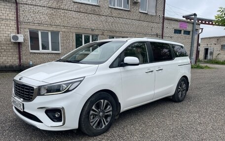 KIA Carnival III, 2019 год, 2 700 000 рублей, 5 фотография