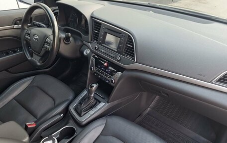 Hyundai Elantra VI рестайлинг, 2016 год, 1 390 000 рублей, 9 фотография