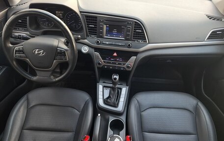 Hyundai Elantra VI рестайлинг, 2016 год, 1 390 000 рублей, 10 фотография
