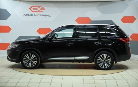 Mitsubishi Outlander III рестайлинг 3, 2019 год, 1 790 000 рублей, 8 фотография