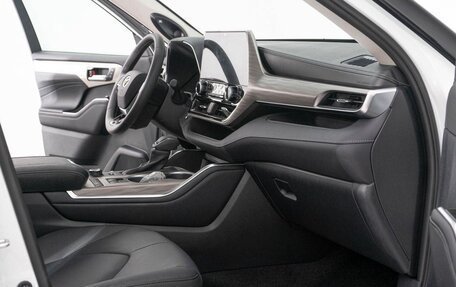 Toyota Highlander, 2025 год, 4 750 000 рублей, 32 фотография