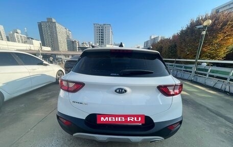 KIA Stonic, 2020 год, 1 500 000 рублей, 10 фотография