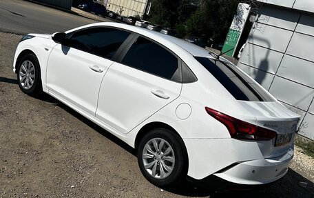 Hyundai Solaris II рестайлинг, 2021 год, 1 440 000 рублей, 4 фотография
