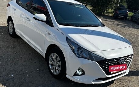 Hyundai Solaris II рестайлинг, 2021 год, 1 440 000 рублей, 2 фотография