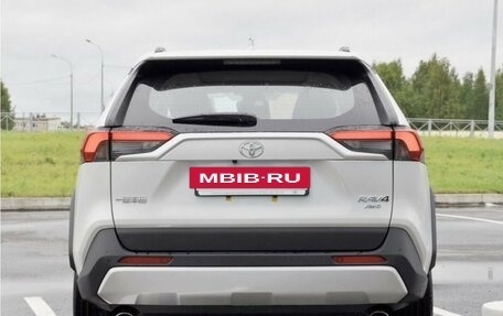 Toyota RAV4, 2025 год, 4 100 000 рублей, 3 фотография