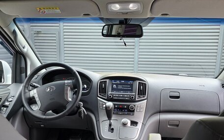 Hyundai Grand Starex Grand Starex I рестайлинг 2, 2016 год, 2 700 000 рублей, 6 фотография