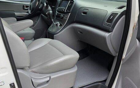Hyundai Grand Starex Grand Starex I рестайлинг 2, 2016 год, 2 700 000 рублей, 9 фотография