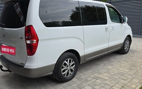 Hyundai Grand Starex Grand Starex I рестайлинг 2, 2016 год, 2 700 000 рублей, 3 фотография
