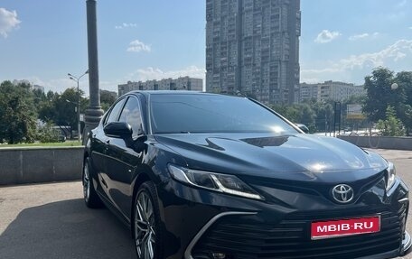 Toyota Camry, 2021 год, 2 590 000 рублей, 1 фотография