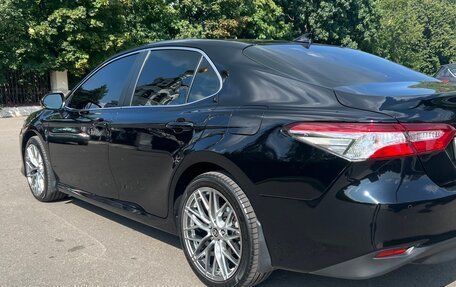 Toyota Camry, 2021 год, 2 590 000 рублей, 4 фотография