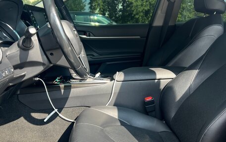 Toyota Camry, 2021 год, 2 590 000 рублей, 6 фотография