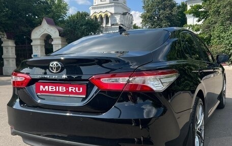 Toyota Camry, 2021 год, 2 590 000 рублей, 3 фотография
