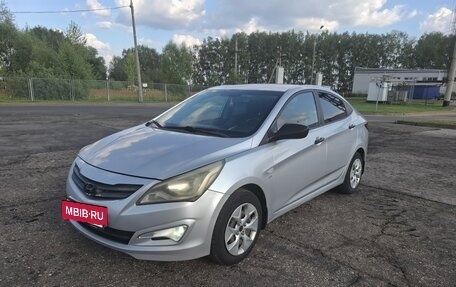 Hyundai Solaris II рестайлинг, 2014 год, 690 000 рублей, 2 фотография