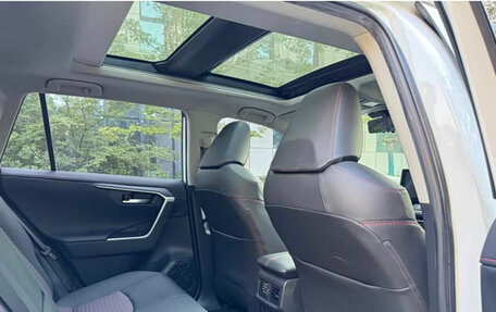 Toyota RAV4, 2022 год, 3 371 000 рублей, 9 фотография