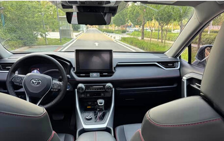 Toyota RAV4, 2022 год, 3 371 000 рублей, 12 фотография