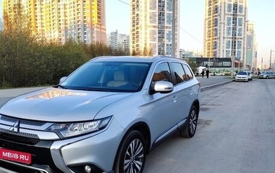 Mitsubishi Outlander III рестайлинг 3, 2020 год, 2 650 000 рублей, 1 фотография