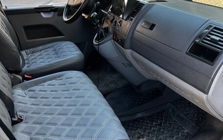 Volkswagen Caravelle T5, 2009 год, 1 600 000 рублей, 6 фотография