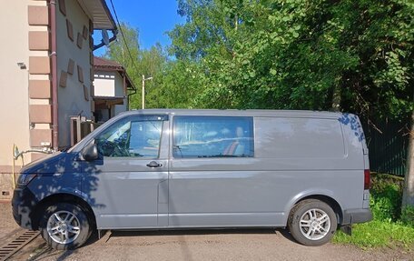 Volkswagen Transporter T6 рестайлинг, 2020 год, 3 300 000 рублей, 2 фотография