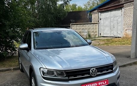 Volkswagen Tiguan II, 2019 год, 2 350 000 рублей, 1 фотография