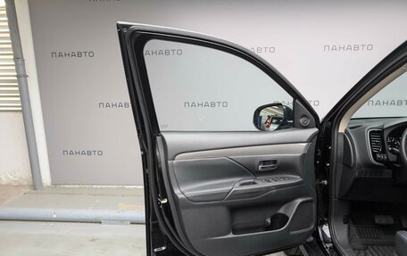 Mitsubishi Outlander III рестайлинг 3, 2013 год, 1 299 000 рублей, 10 фотография