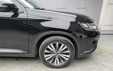 Mitsubishi Outlander III рестайлинг 3, 2013 год, 1 299 000 рублей, 8 фотография