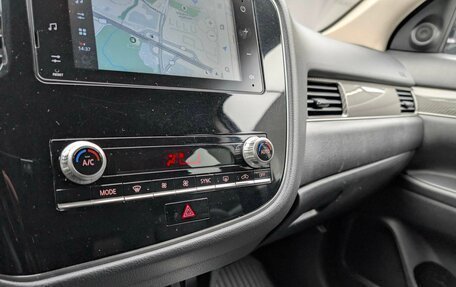 Mitsubishi Outlander III рестайлинг 3, 2013 год, 1 299 000 рублей, 19 фотография