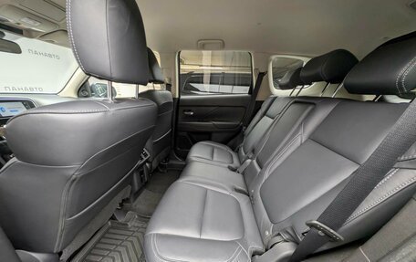 Mitsubishi Outlander III рестайлинг 3, 2013 год, 1 299 000 рублей, 13 фотография